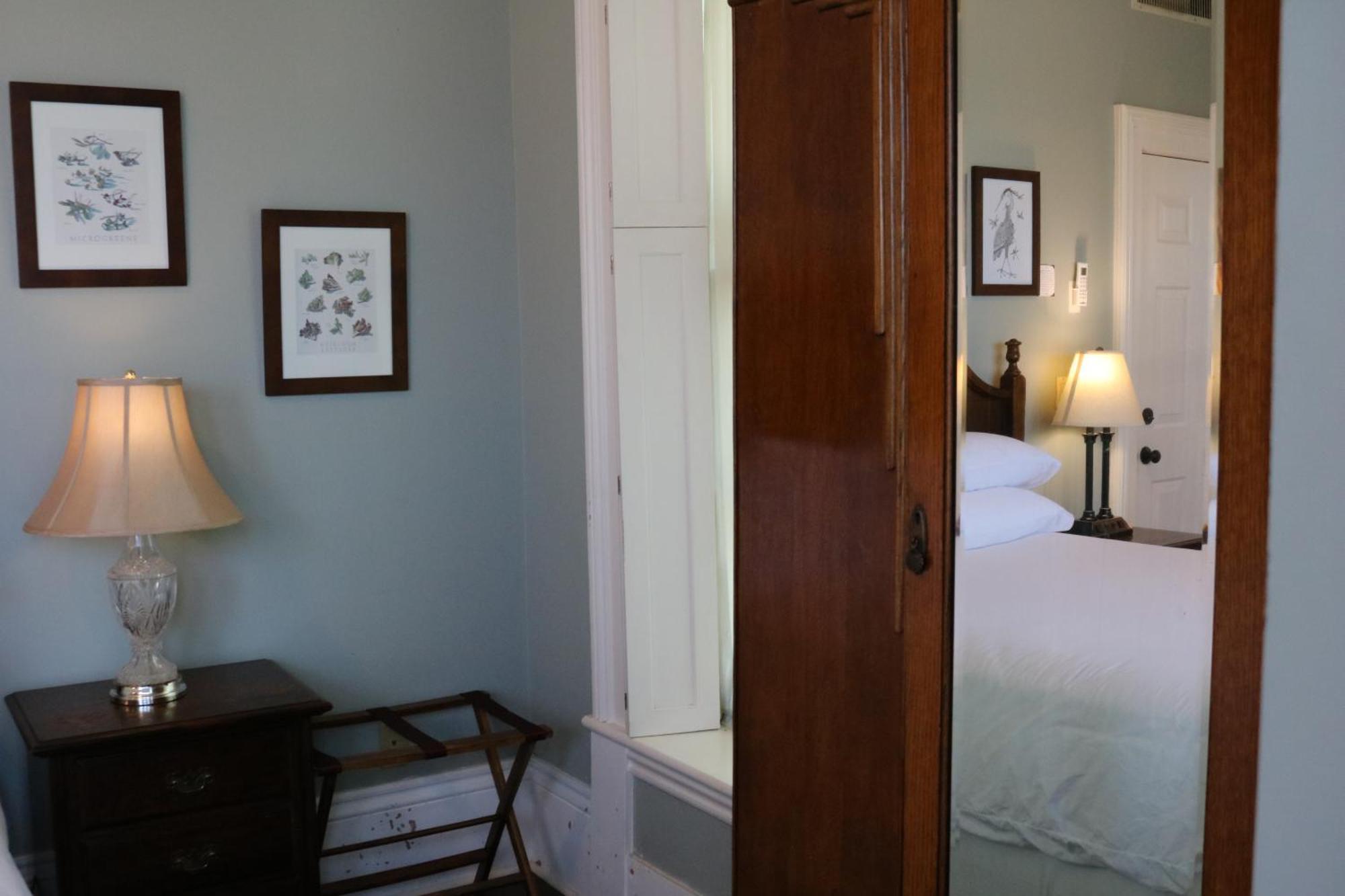 The Joshua Wilton House Hotel Харисонбург Екстериор снимка