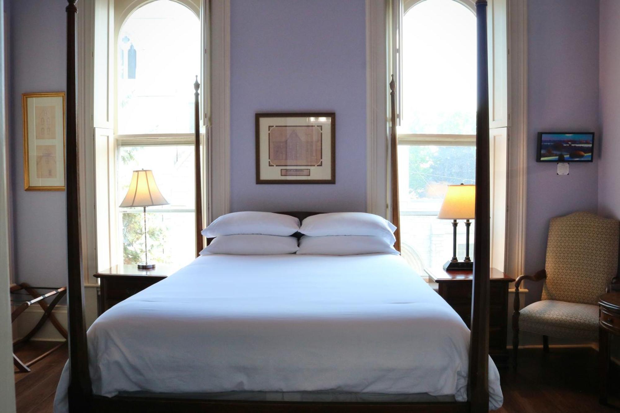 The Joshua Wilton House Hotel Харисонбург Екстериор снимка